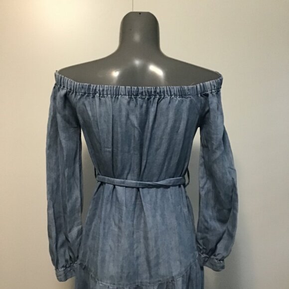 Velvet Heart Off Shoulder Dress with Tiered Skirt  Size XS - Picture 5 of 11